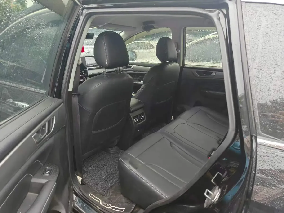 2021 Haval M6 1.5T 150HP L4 7DCT,autocango,china used car exporter,china ev exporter,chinese used car exporter,chinese used ev exporter