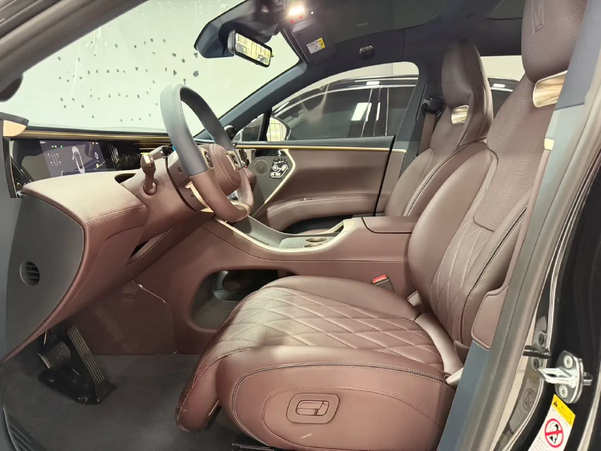 2025 Avatr 11 1.5T 156HP L4 REEV,autocango,china used car exporter,china ev exporter,chinese used car exporter,chinese used ev exporter
