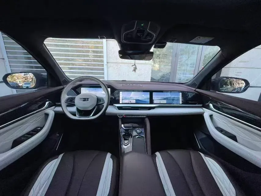 2021 Geely Monjaro 2.0T 218HP L4 7DCT,autocango,china used car exporter,china ev exporter,chinese used car exporter,chinese used ev exporter
