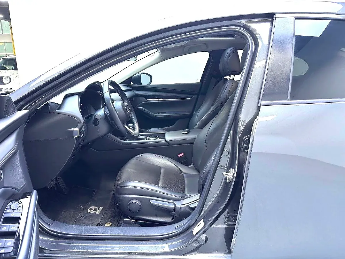 2021 Mazda 3 Axela 2.0L 158HP L4 6AT,autocango,china used car exporter,china ev exporter,chinese used car exporter,chinese used ev exporter