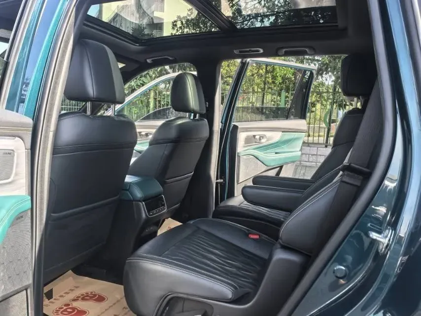 2022 GAC Trumpchi GS8 2.0T 252HP L4 8AT,autocango,china used car exporter,china ev exporter,chinese used car exporter,chinese used ev exporter