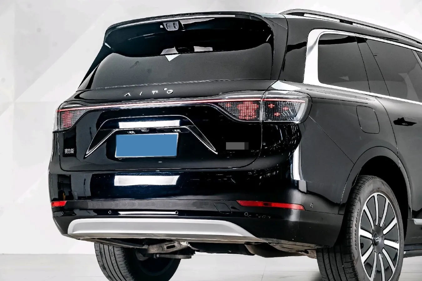 2025 AITO AITO M9 REEV 160HP REEV 52KWH,autocango,china used car exporter,china ev exporter,chinese used car exporter,chinese used ev exporter