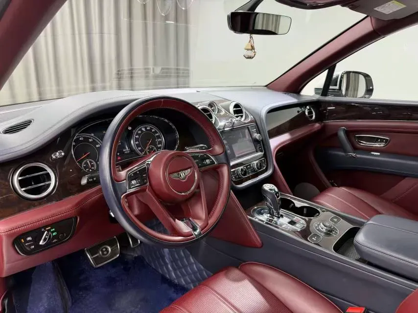 2018 Bentley Bentayga 4.0T 550HP V8 8AT,autocango,china used car exporter,china ev exporter,chinese used car exporter,chinese used ev exporter