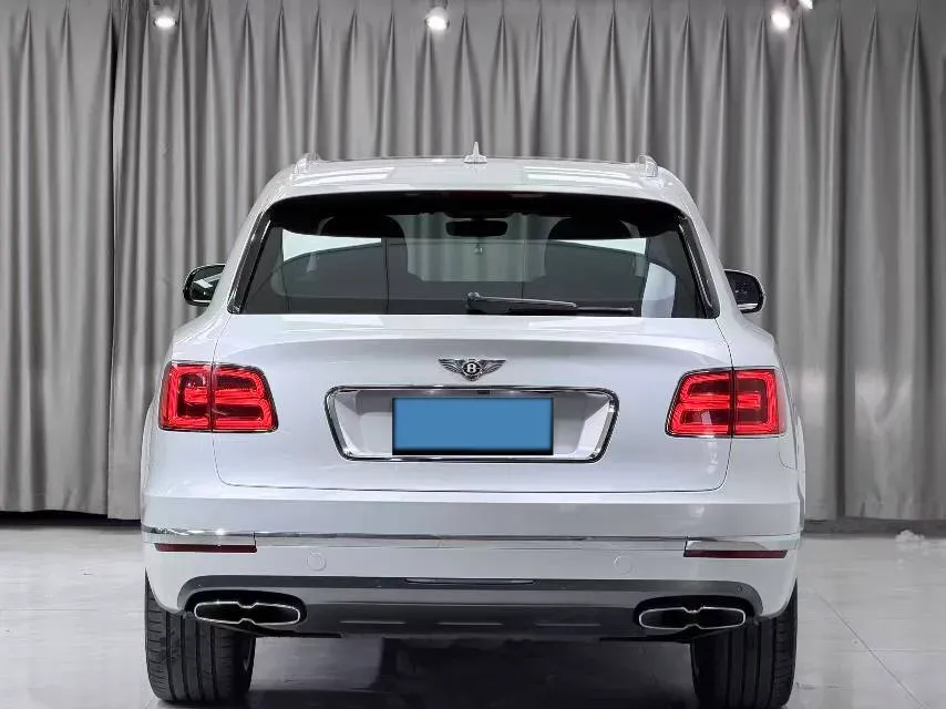 2018 Bentley Bentayga 4.0T 550HP V8 8AT,autocango,china used car exporter,china ev exporter,chinese used car exporter,chinese used ev exporter
