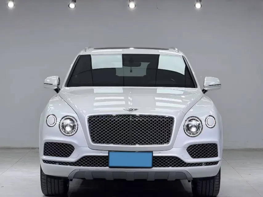 2018 Bentley Bentayga 4.0T 550HP V8 8AT,autocango,china used car exporter,china ev exporter,chinese used car exporter,chinese used ev exporter