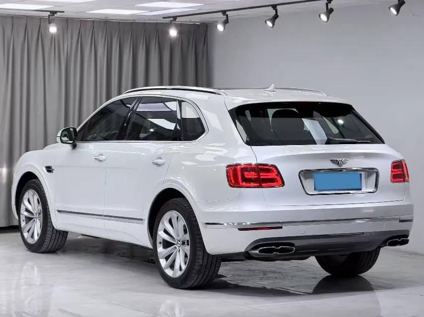 2018 Bentley Bentayga 4.0T 550HP V8 8AT,autocango,china used car exporter,china ev exporter,chinese used car exporter,chinese used ev exporter