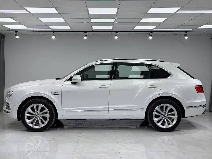2018 Bentley Bentayga 4.0T 550HP V8 8AT,autocango,china used car exporter,china ev exporter,chinese used car exporter,chinese used ev exporter
