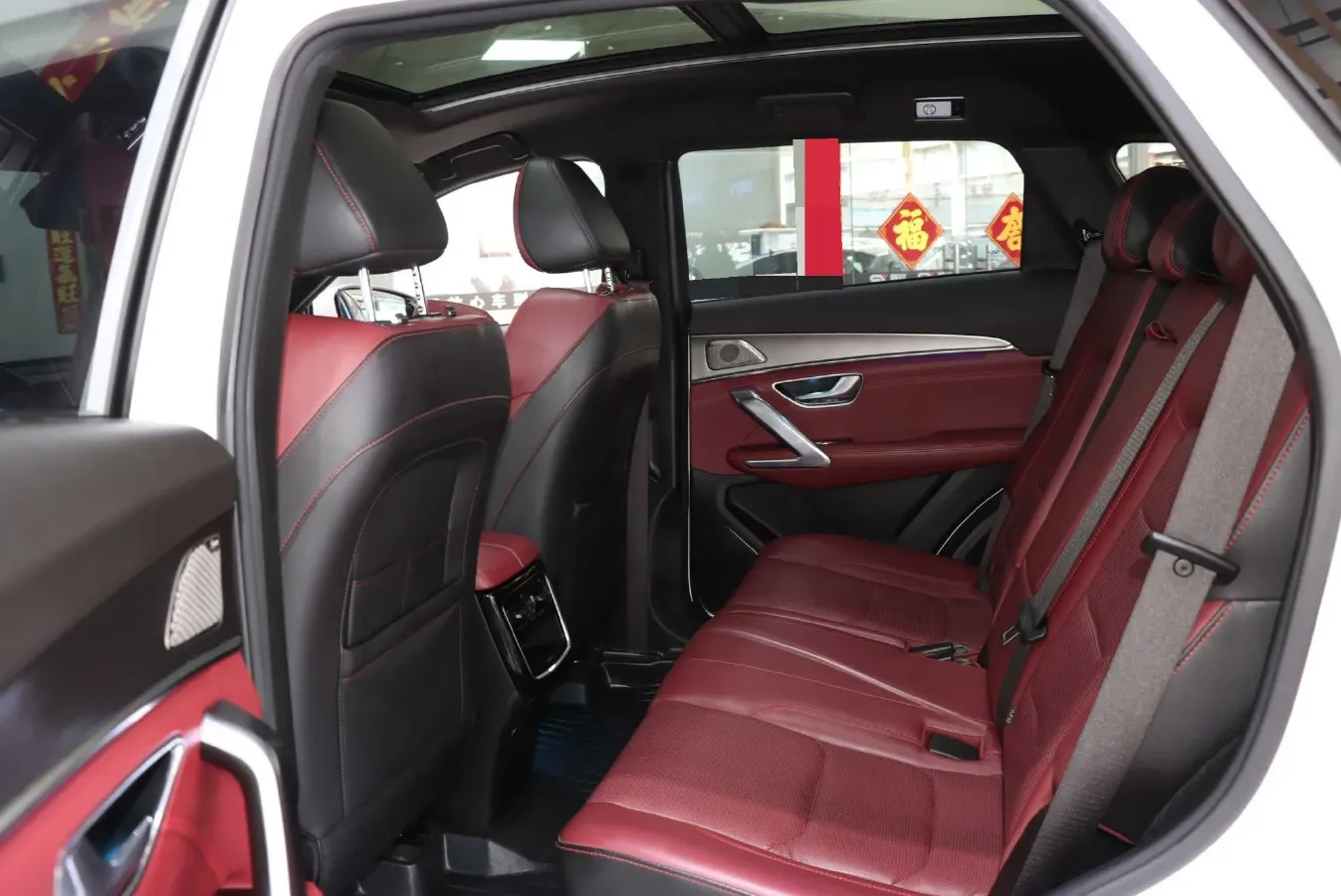 2021 Chery Tiggo 8 Plus 1.6T 197HP L4 7DCT,autocango,china used car exporter,china ev exporter,chinese used car exporter,chinese used ev exporter