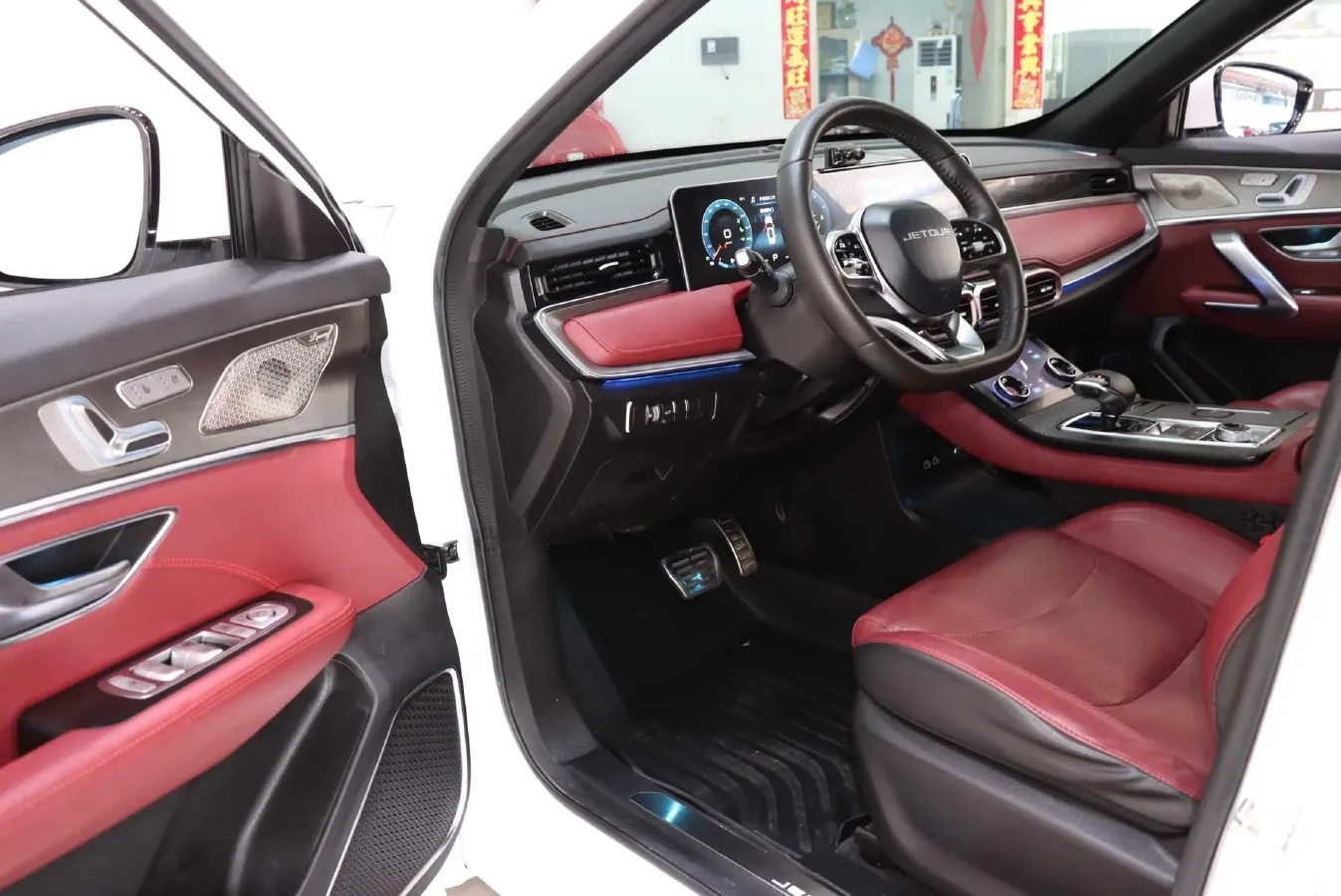 2021 Chery Tiggo 8 Plus 1.6T 197HP L4 7DCT,autocango,china used car exporter,china ev exporter,chinese used car exporter,chinese used ev exporter
