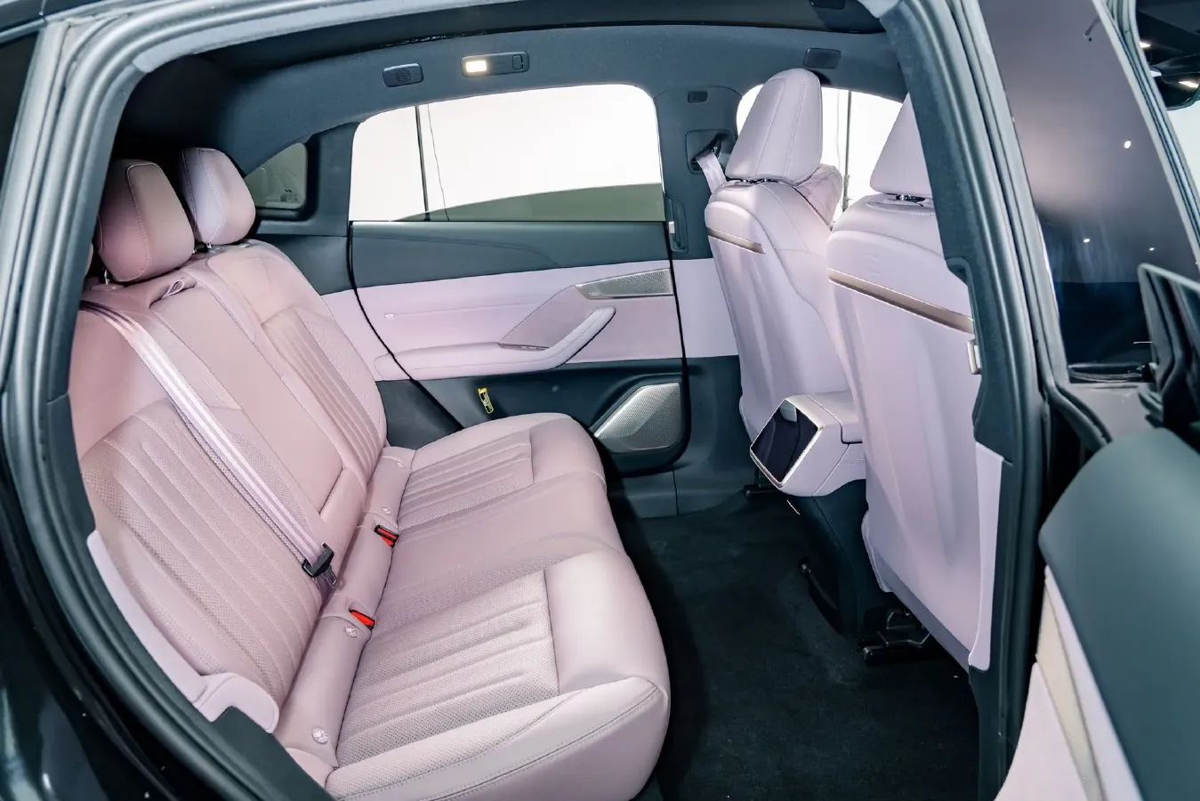 2024 ONVO L60 BEV 60KWH,autocango,china used car exporter,china ev exporter,chinese used car exporter,chinese used ev exporter