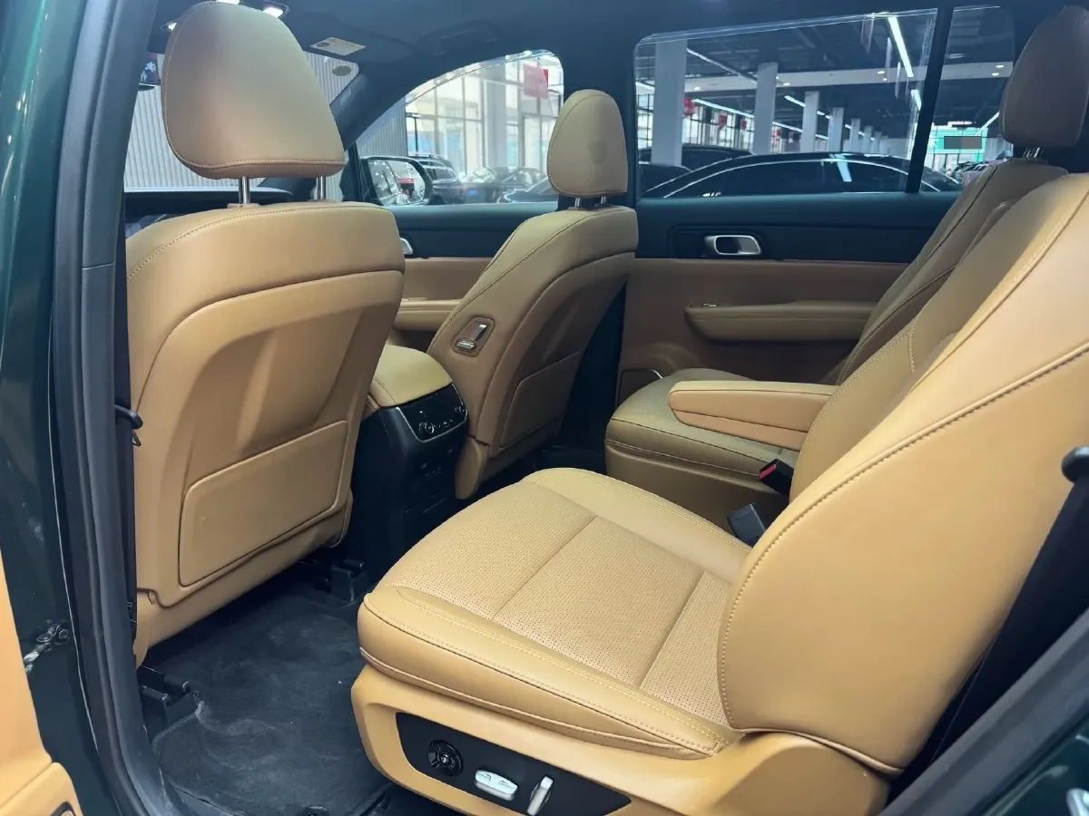 2021 Li ONE Range Extended 131HP REEV 40.5KWH,autocango,china used car exporter,china ev exporter,chinese used car exporter,chinese used ev exporter