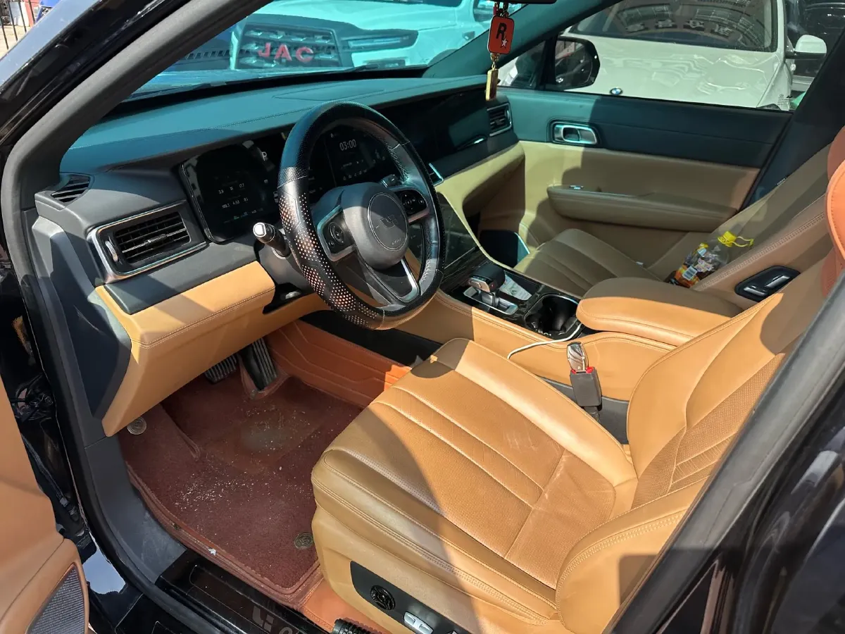 2020 Li ONE Range Extended 131HP REEV 40.5KWH,autocango,china used car exporter,china ev exporter,chinese used car exporter,chinese used ev exporter