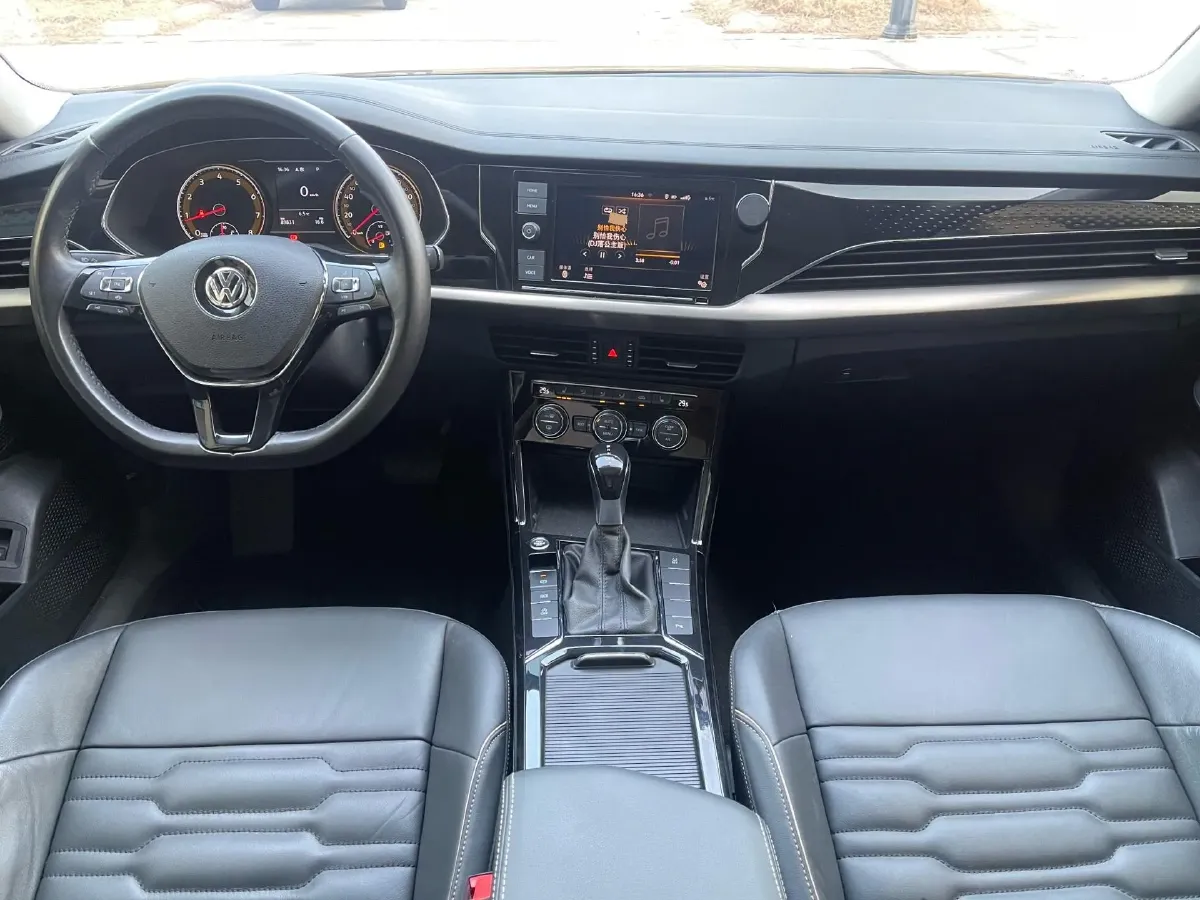 2019 Volvo V40 1.5T 152HP L4 6AT,autocango,china used car exporter,china ev exporter,chinese used car exporter,chinese used ev exporter