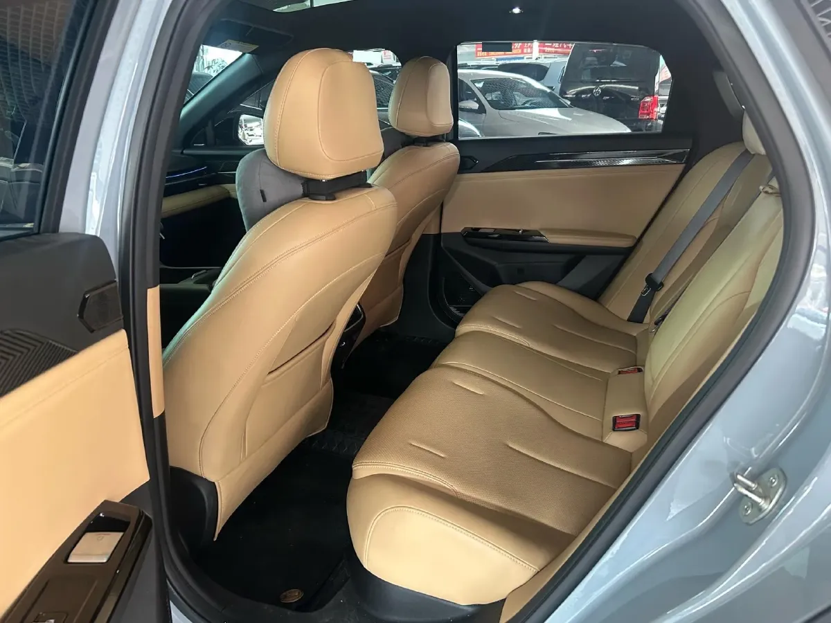 2023 Geely Galaxy L6 1.5T 163HP L4 3DHT PHEV,autocango,china used car exporter,china ev exporter,chinese used car exporter,chinese used ev exporter