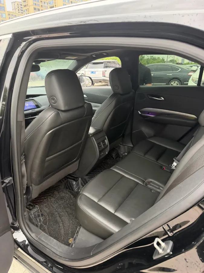 2021 Cadillac XT4 2.0T 237HP L4 9AT,autocango,china used car exporter,china ev exporter,chinese used car exporter,chinese used ev exporter