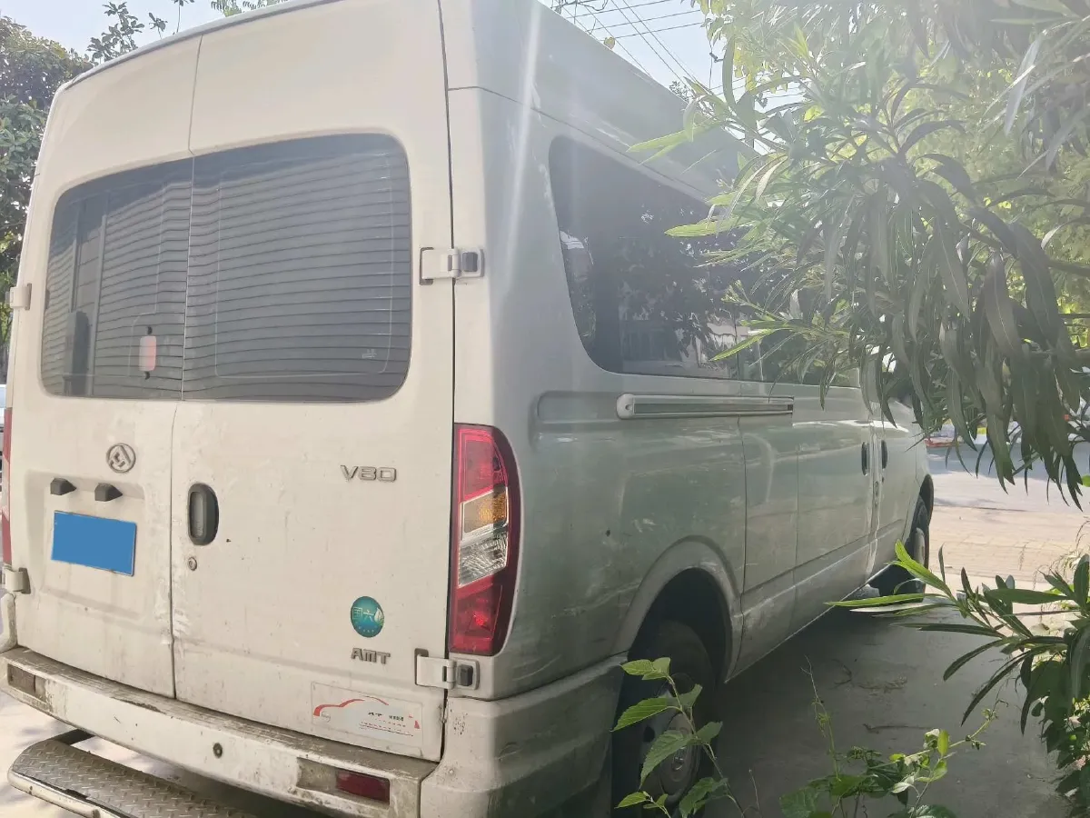 2025 MAXUS XinTu V80 2.0T 147HP L4 6MT,autocango,china used car exporter,china ev exporter,chinese used car exporter,chinese used ev exporter