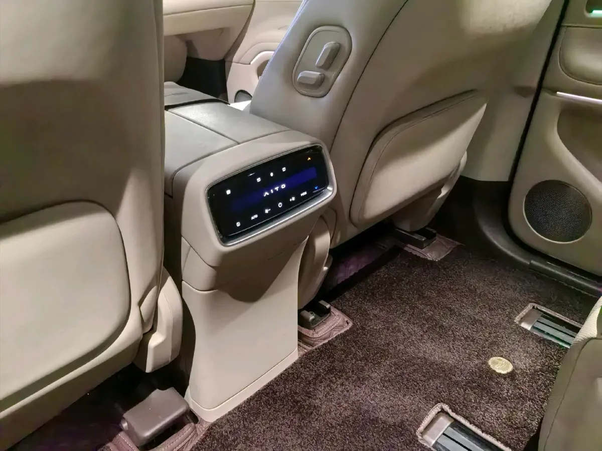 2024 HIMA AITO M9 1.5T 152HP L4 REEV 52KWH,autocango,china used car exporter,china ev exporter,chinese used car exporter,chinese used ev exporter