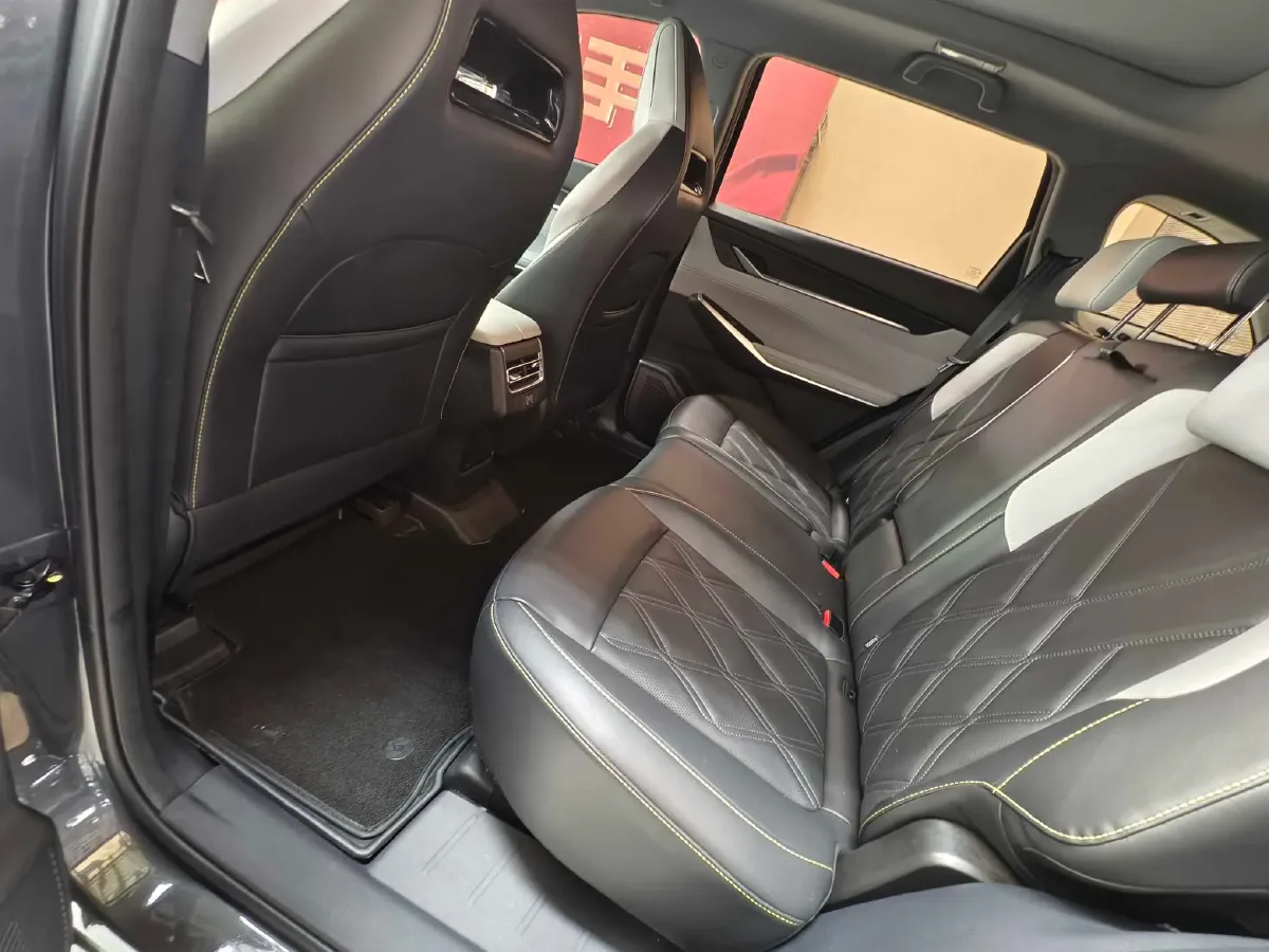 2023 ChangAn CS75 Plus 1.5T 188HP L4 8AT,autocango,china used car exporter,china ev exporter,chinese used car exporter,chinese used ev exporter