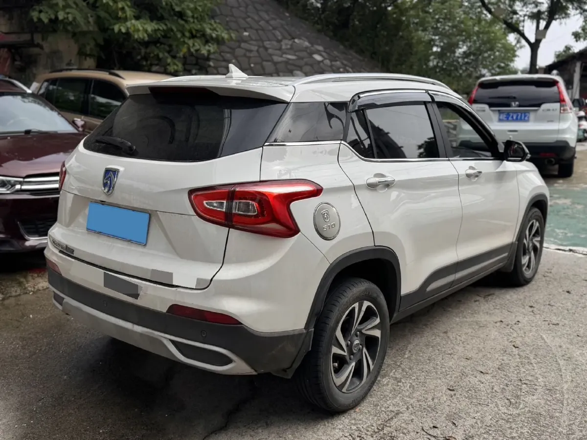 2017 HaiMa S5 Young Edition 1.6L 122HP L4 5MT,autocango,china used car exporter,china ev exporter,chinese used car exporter,chinese used ev exporter