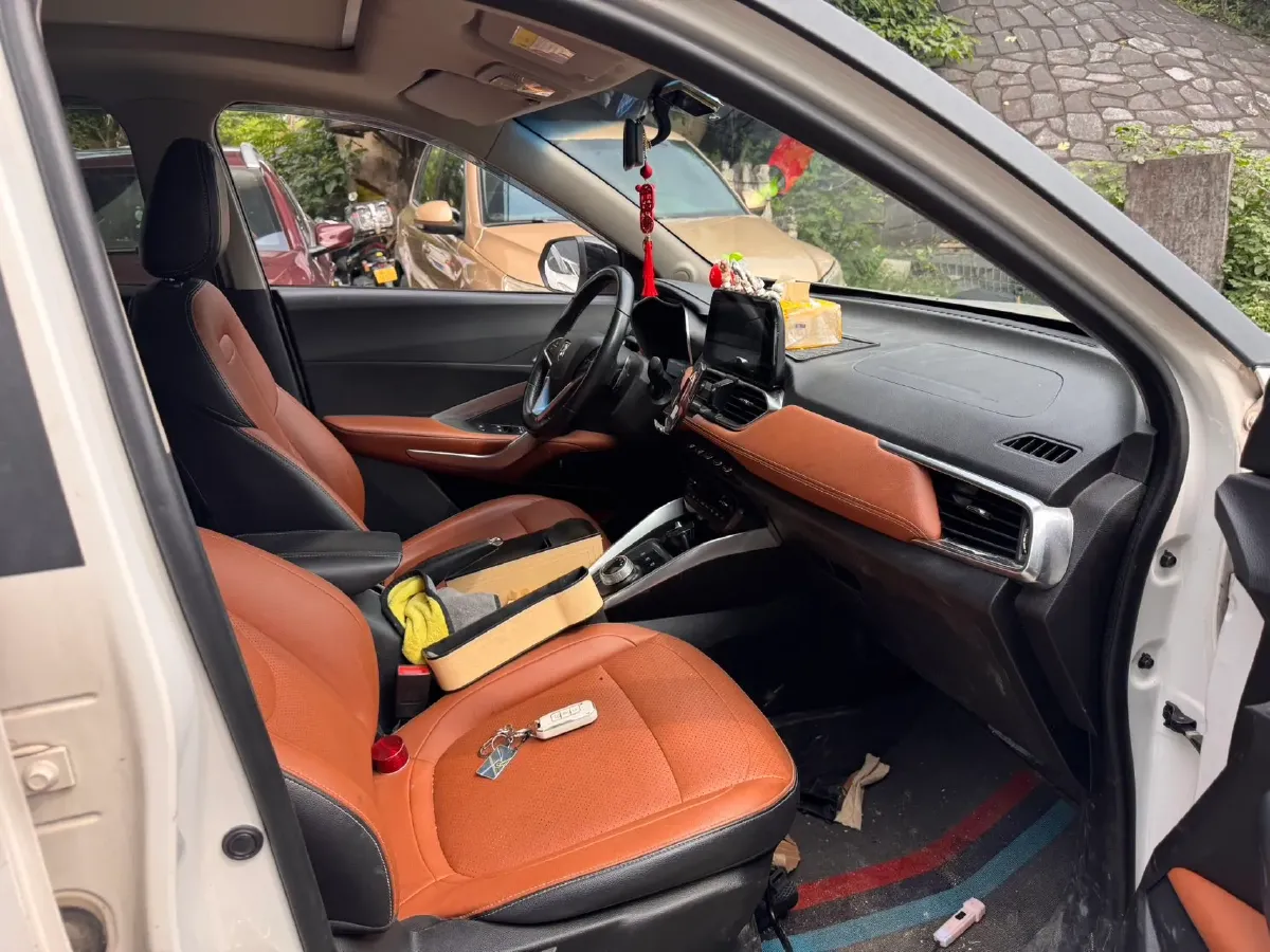 2017 HaiMa S5 Young Edition 1.6L 122HP L4 5MT,autocango,china used car exporter,china ev exporter,chinese used car exporter,chinese used ev exporter