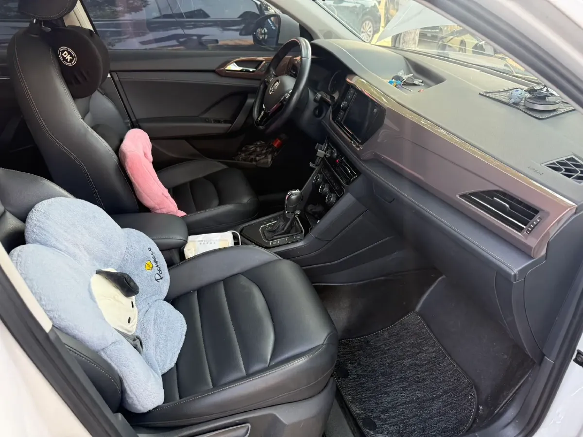 2019 MINI MINI 1.5T 102HP L3 7DCT,autocango,china used car exporter,china ev exporter,chinese used car exporter,chinese used ev exporter