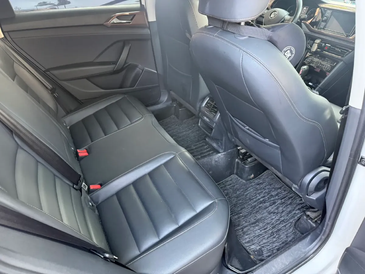 2019 MINI MINI 1.5T 102HP L3 7DCT,autocango,china used car exporter,china ev exporter,chinese used car exporter,chinese used ev exporter