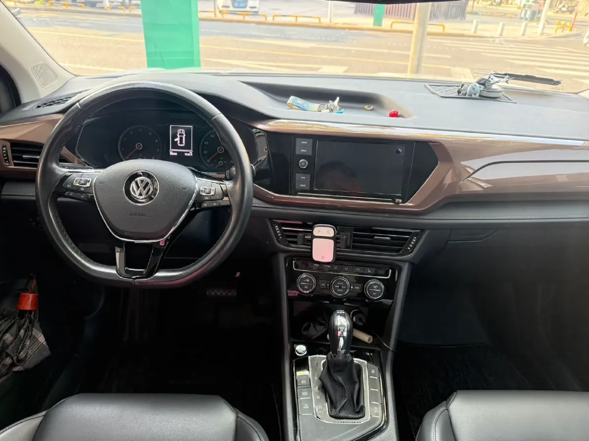 2019 MINI MINI 1.5T 102HP L3 7DCT,autocango,china used car exporter,china ev exporter,chinese used car exporter,chinese used ev exporter