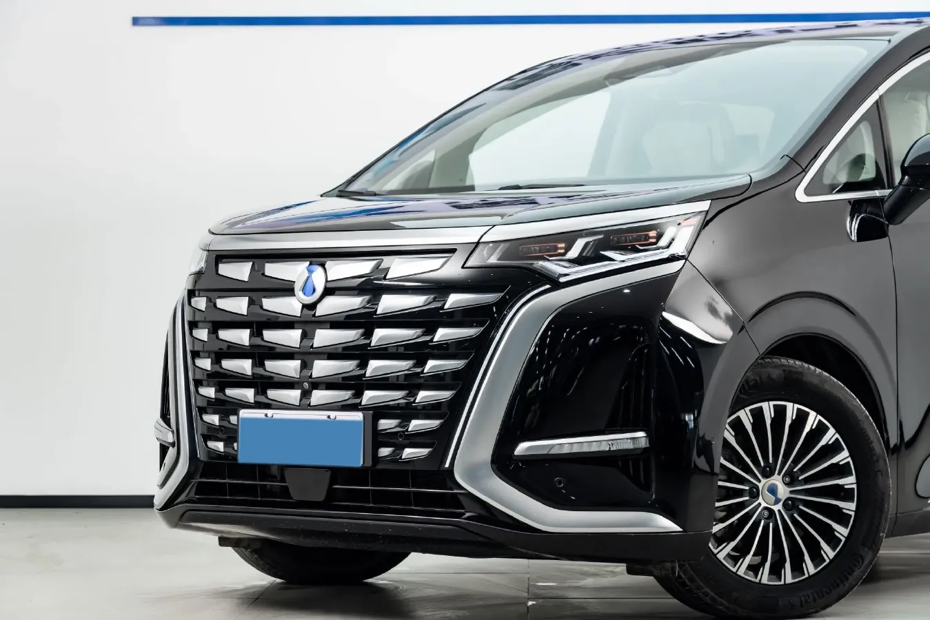 2024 Denza D9 1.5T 139HP L4 E-CVT PHEV 40KWH,autocango,china used car exporter,china ev exporter,chinese used car exporter,chinese used ev exporter
