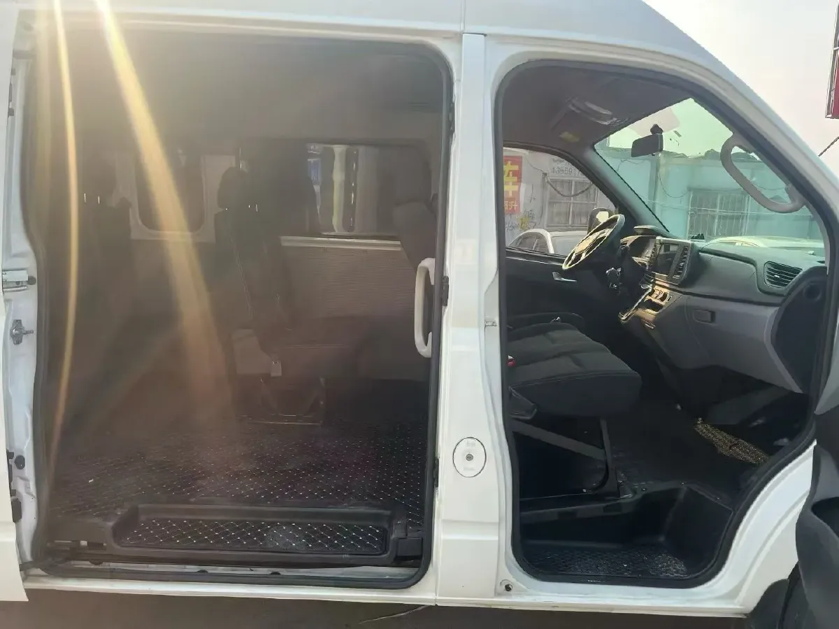 2023 MAXUS Interstellar 2.0T 143HP L4 6MT,autocango,china used car exporter,china ev exporter,chinese used car exporter,chinese used ev exporter