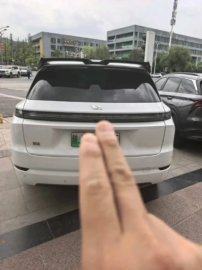 2024 Li L8 Range Extended 154HP REEV 52.3KWH,autocango,china used car exporter,china ev exporter,chinese used car exporter,chinese used ev exporter