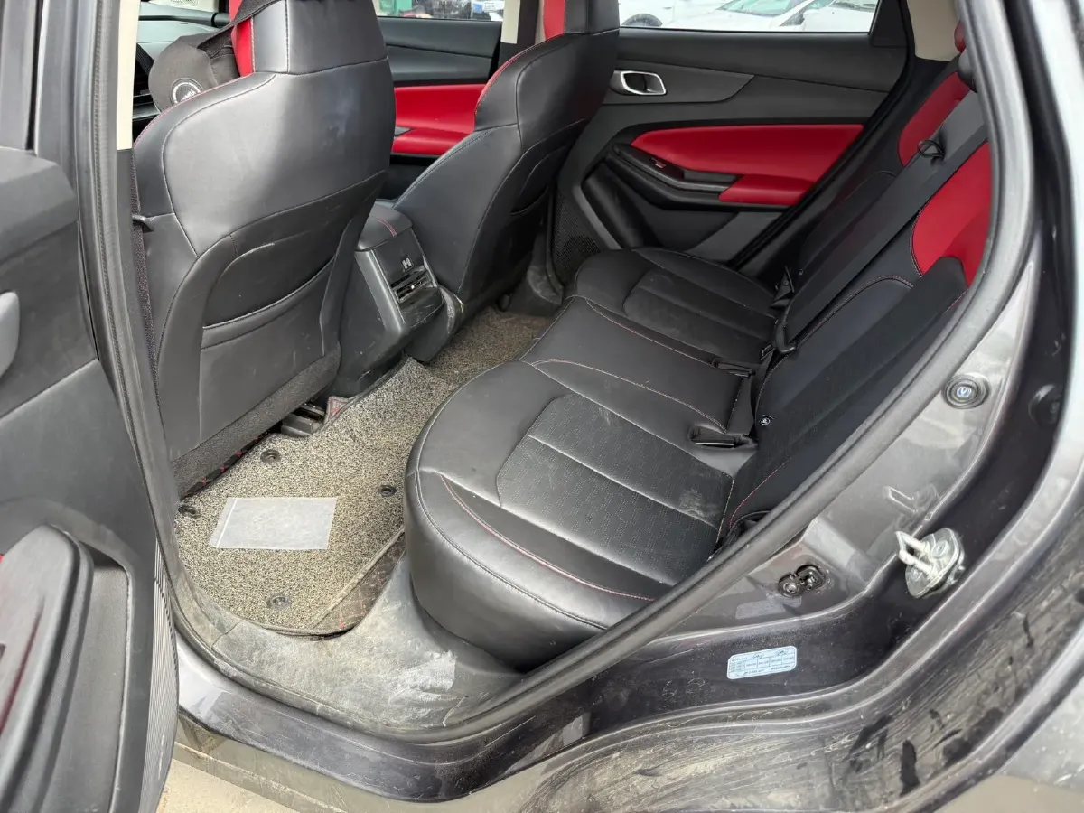 2022 ChangAn UNI-V 1.5T 188HP L4 7DCT,autocango,china used car exporter,china ev exporter,chinese used car exporter,chinese used ev exporter