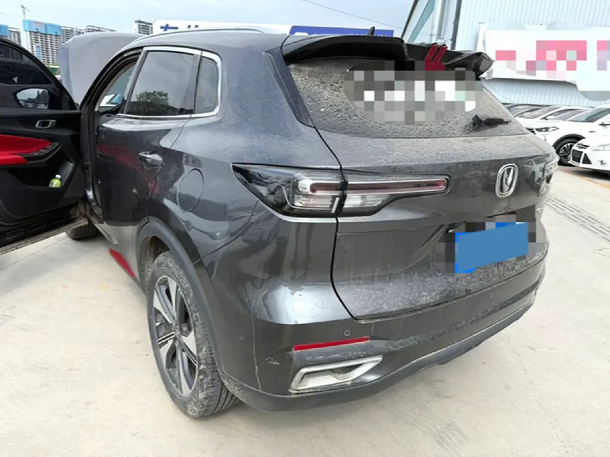 2022 ChangAn UNI-V 1.5T 188HP L4 7DCT,autocango,china used car exporter,china ev exporter,chinese used car exporter,chinese used ev exporter