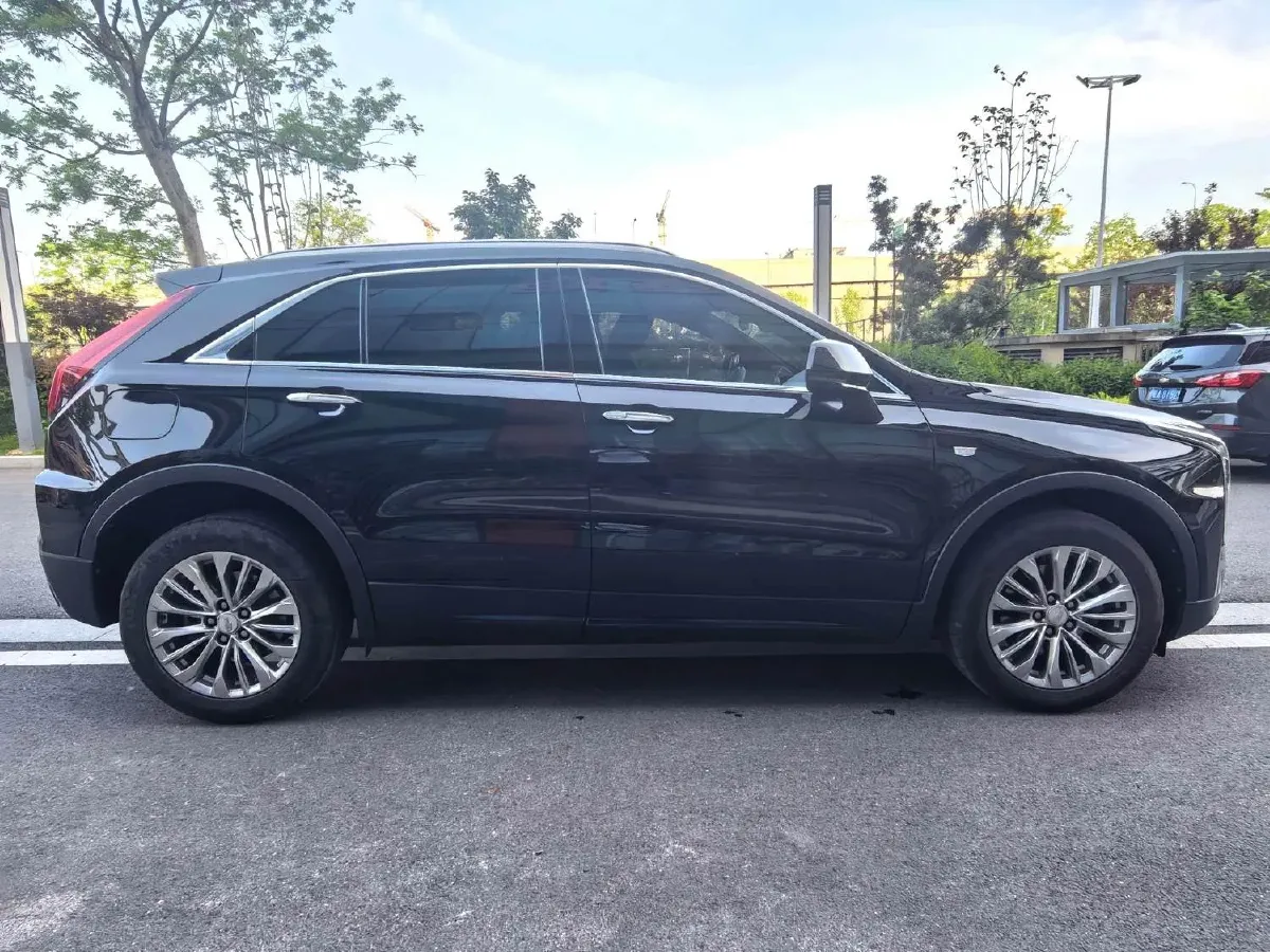 2024 Cadillac XT4 2.0T 237HP L4 9AT,autocango,china used car exporter,china ev exporter,chinese used car exporter,chinese used ev exporter