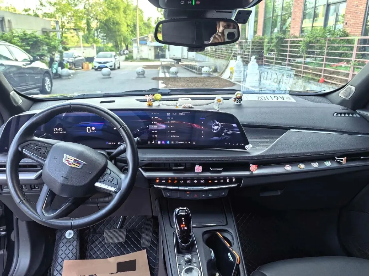 2024 Cadillac XT4 2.0T 237HP L4 9AT,autocango,china used car exporter,china ev exporter,chinese used car exporter,chinese used ev exporter