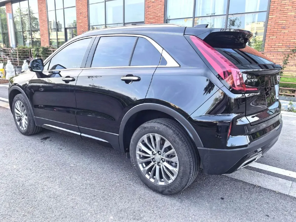 2024 Cadillac XT4 2.0T 237HP L4 9AT,autocango,china used car exporter,china ev exporter,chinese used car exporter,chinese used ev exporter