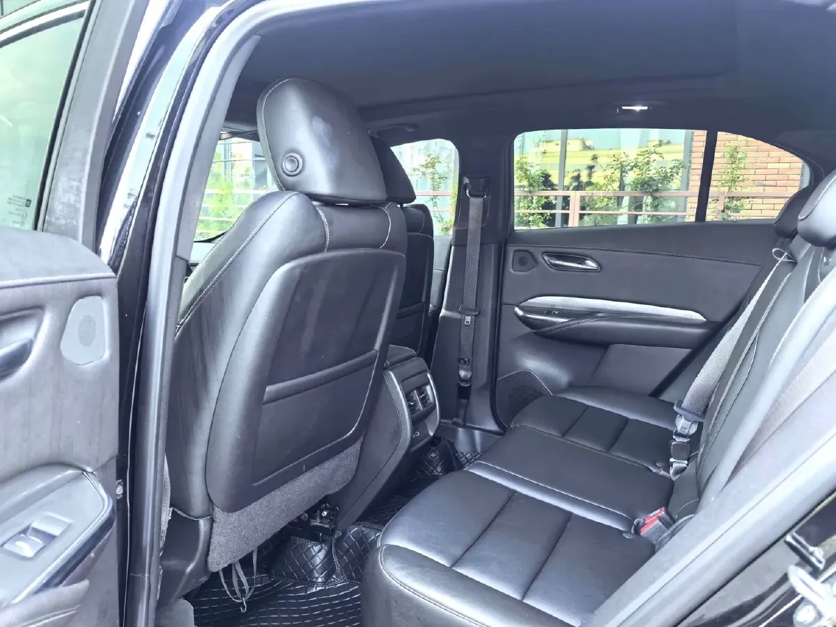 2024 Cadillac XT4 2.0T 237HP L4 9AT,autocango,china used car exporter,china ev exporter,chinese used car exporter,chinese used ev exporter