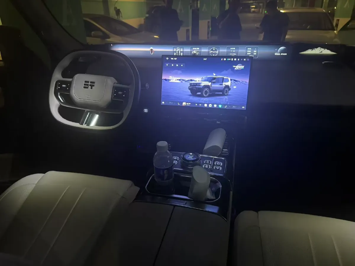 2025 Jetour Zongheng G700 2.0T 211HP L4 2DHT PHEV,autocango,china used car exporter,china ev exporter,chinese used car exporter,chinese used ev exporter