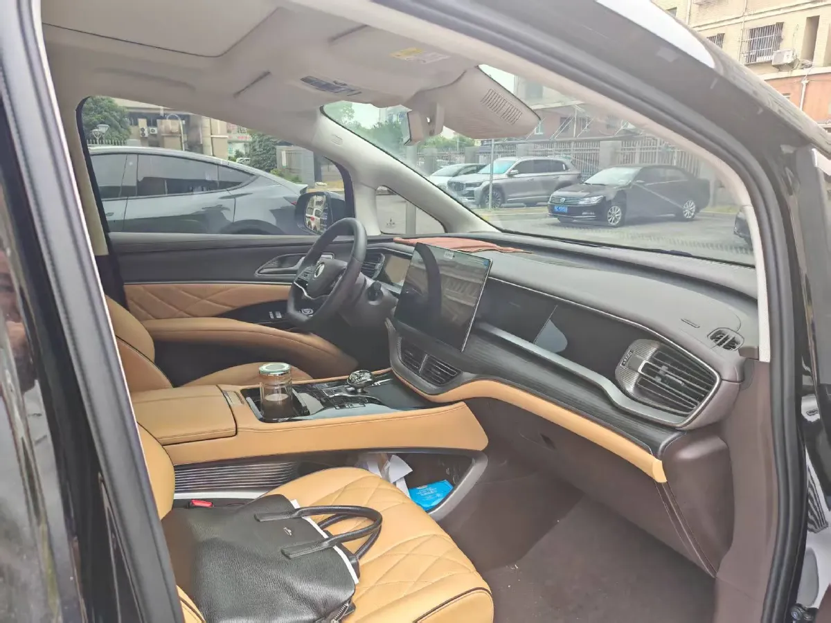2024 Denza D9 1.5T 139HP L4 E-CVT PHEV 40KWH,autocango,china used car exporter,china ev exporter,chinese used car exporter,chinese used ev exporter