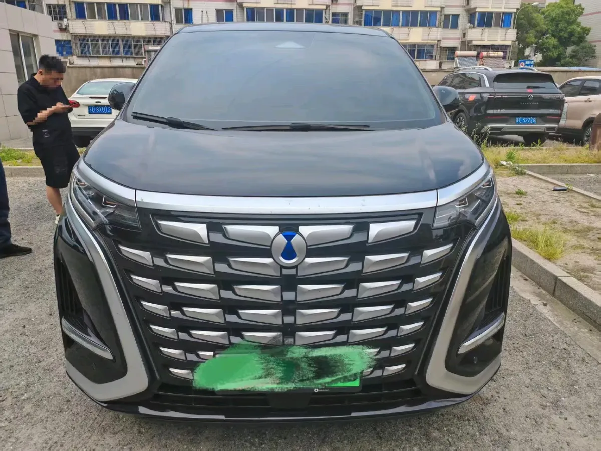 2024 Denza D9 1.5T 139HP L4 E-CVT PHEV 40KWH,autocango,china used car exporter,china ev exporter,chinese used car exporter,chinese used ev exporter
