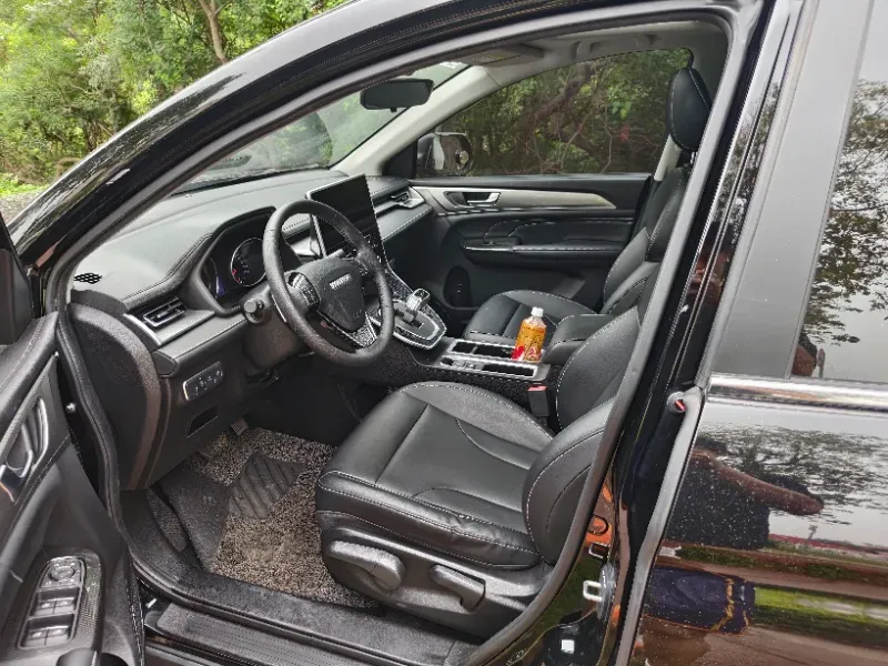 2021 Haval M6 1.5T 150HP L4 7DCT,autocango,china used car exporter,china ev exporter,chinese used car exporter,chinese used ev exporter