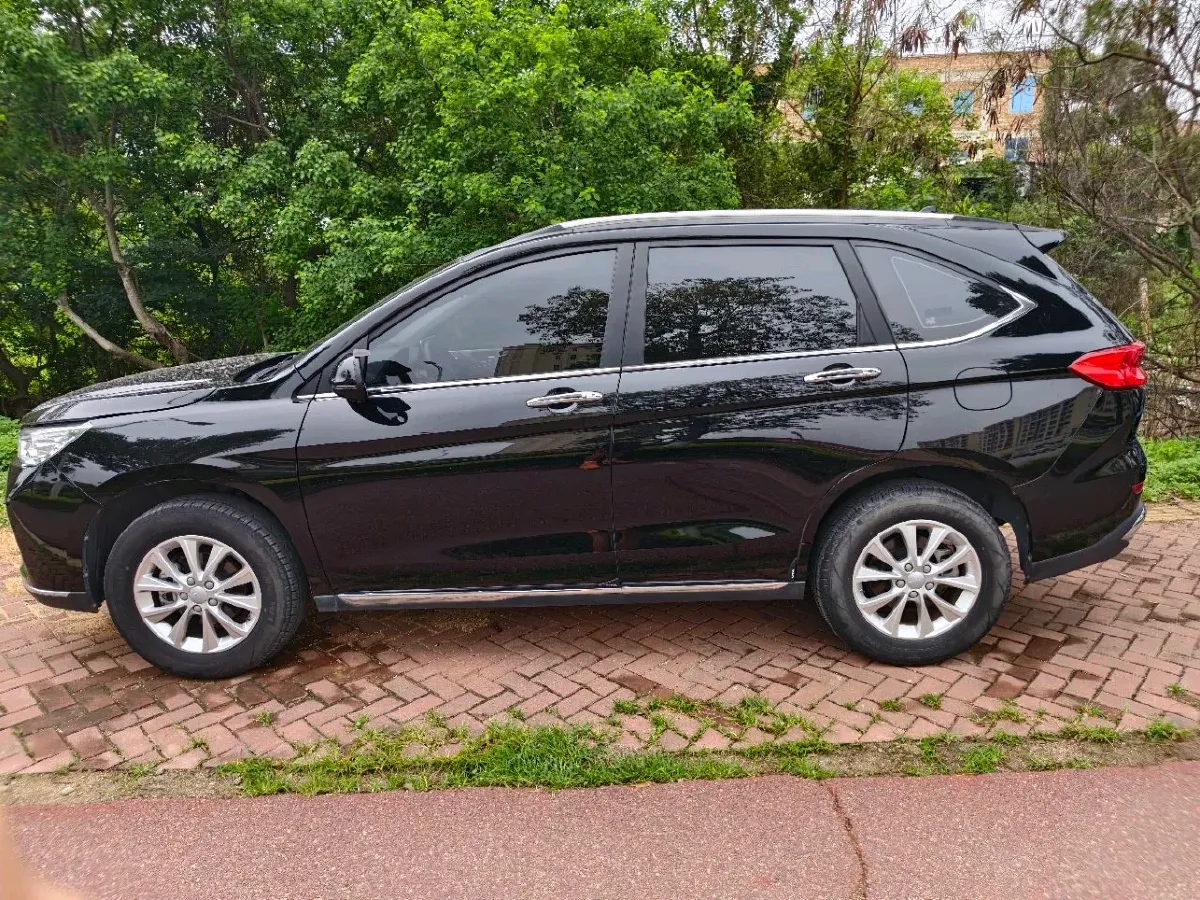 2021 Haval M6 1.5T 150HP L4 7DCT,autocango,china used car exporter,china ev exporter,chinese used car exporter,chinese used ev exporter
