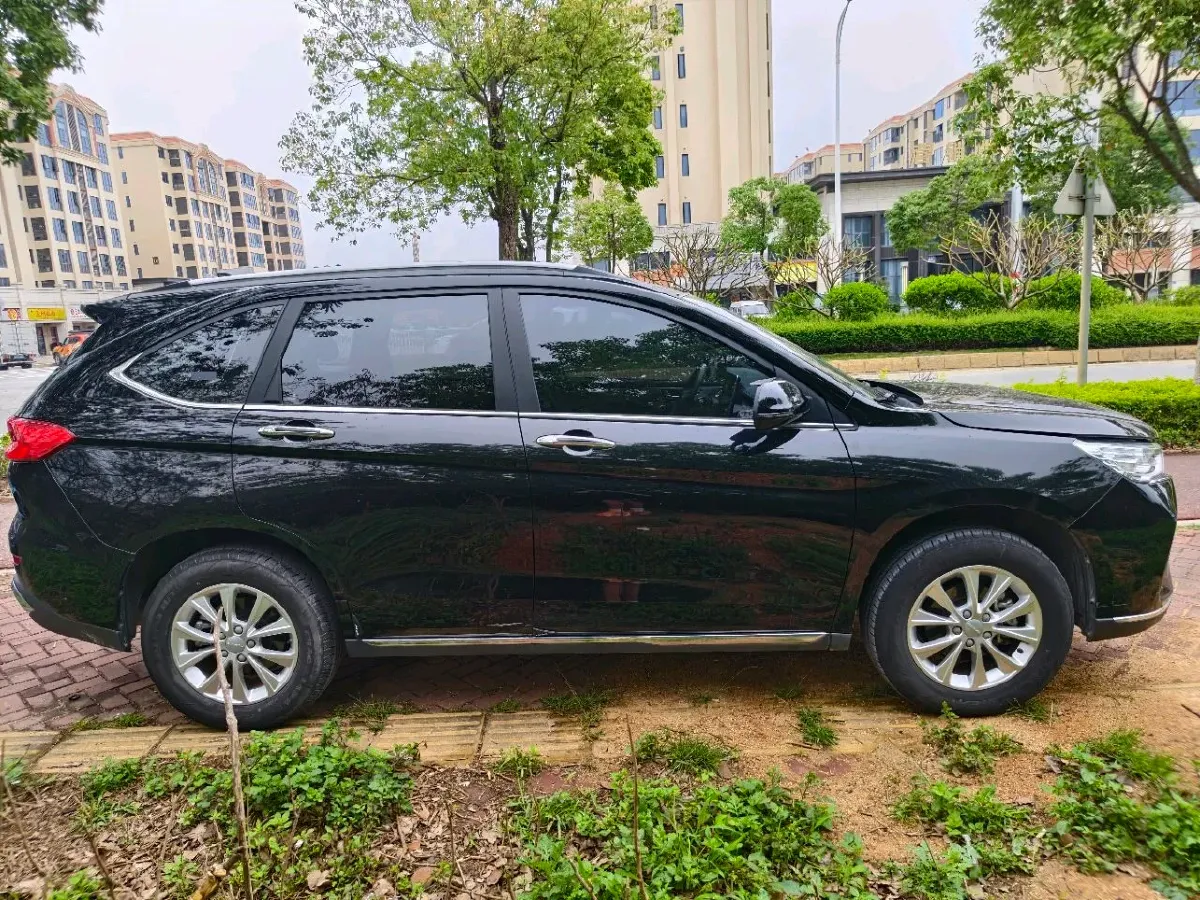 2021 Haval M6 1.5T 150HP L4 7DCT,autocango,china used car exporter,china ev exporter,chinese used car exporter,chinese used ev exporter