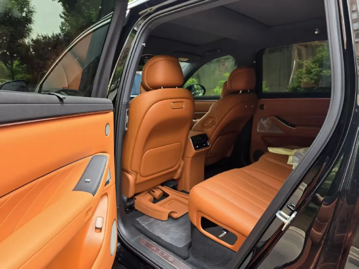2025 HIMA AITO M8 REEV 160HP REEV 37KWH,autocango,china used car exporter,china ev exporter,chinese used car exporter,chinese used ev exporter