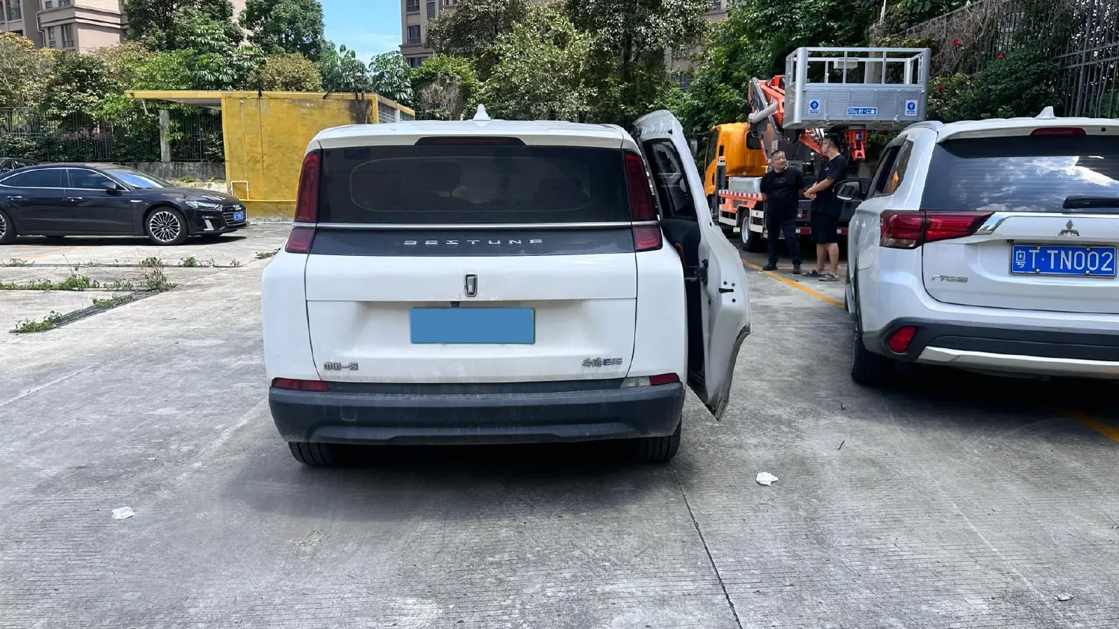 2022 JMC YuHu 7 2.0T 141HP L4 8AT,autocango,china used car exporter,china ev exporter,chinese used car exporter,chinese used ev exporter