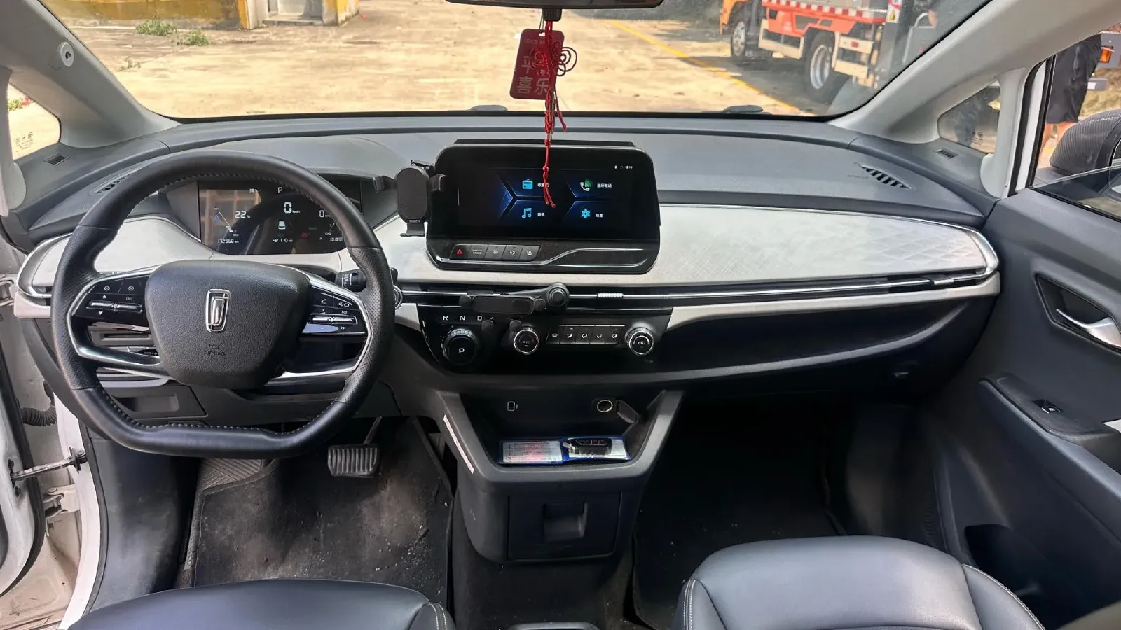 2022 JMC YuHu 7 2.0T 141HP L4 8AT,autocango,china used car exporter,china ev exporter,chinese used car exporter,chinese used ev exporter