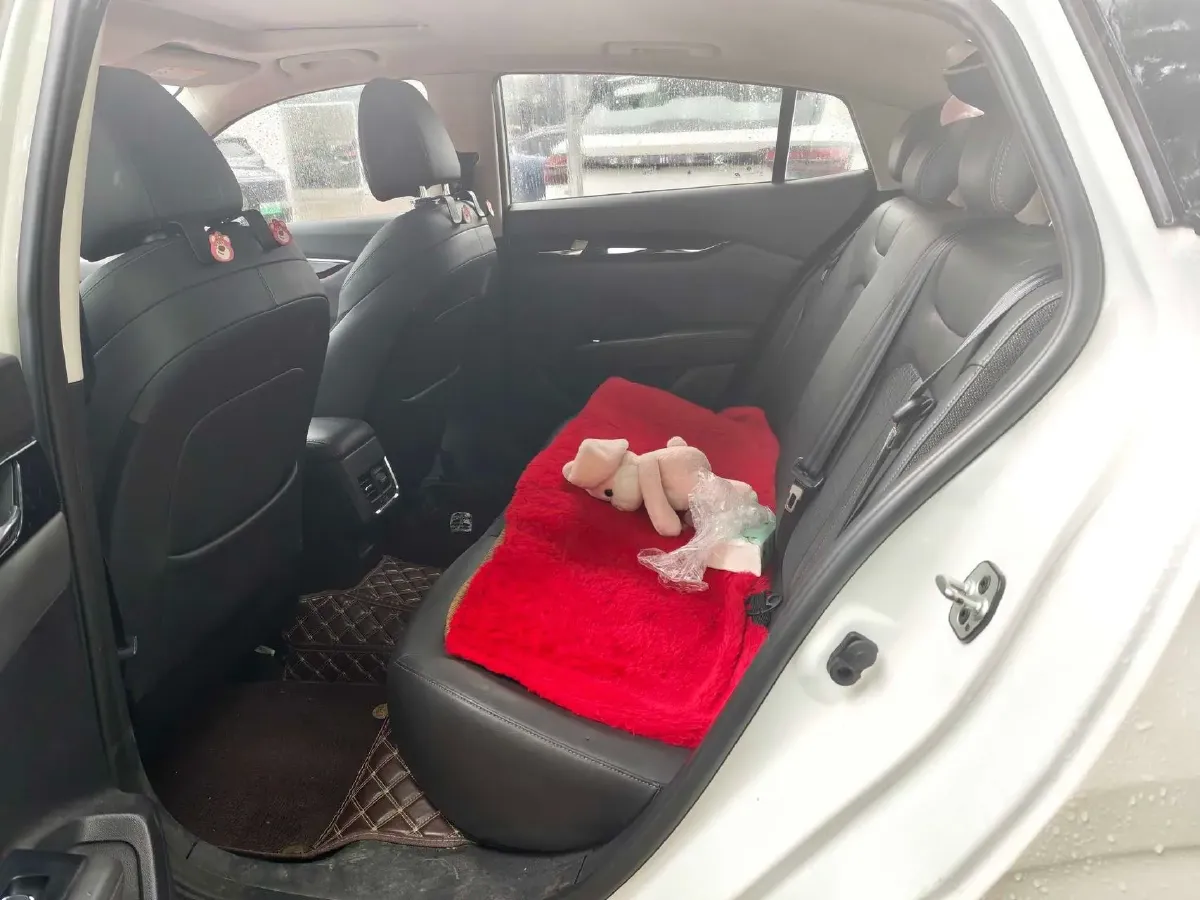 2020 DongFeng Aeolus YiXuan 1.5T 150HP L4 6DCT,autocango,china used car exporter,china ev exporter,chinese used car exporter,chinese used ev exporter