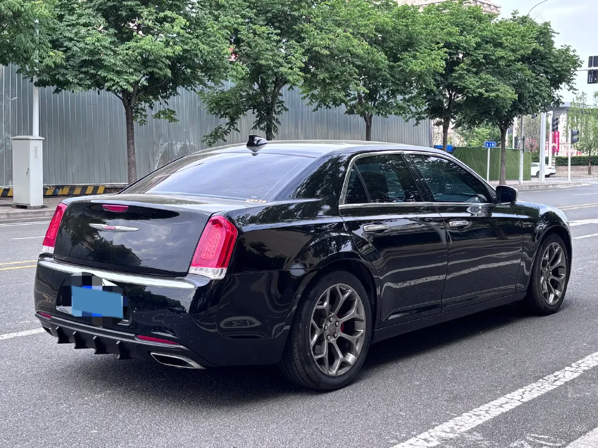 2016 Chrysler 300C 3.0L 234HP V6 8AT,autocango,china used car exporter,china ev exporter,chinese used car exporter,chinese used ev exporter