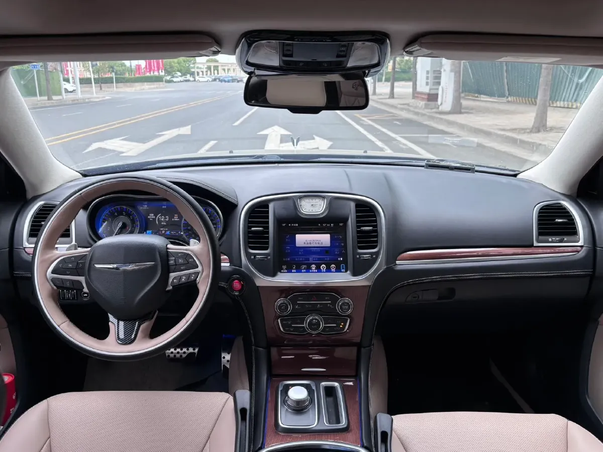 2016 Chrysler 300C 3.0L 234HP V6 8AT,autocango,china used car exporter,china ev exporter,chinese used car exporter,chinese used ev exporter