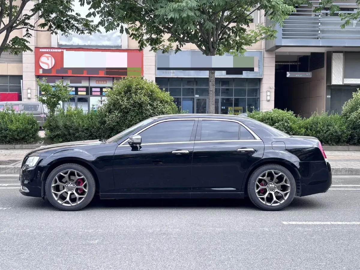 2016 Chrysler 300C 3.0L 234HP V6 8AT,autocango,china used car exporter,china ev exporter,chinese used car exporter,chinese used ev exporter