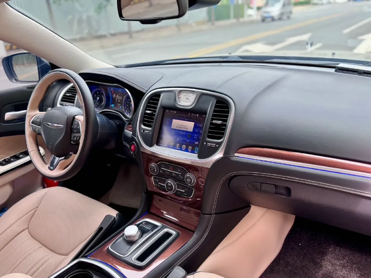 2016 Chrysler 300C 3.0L 234HP V6 8AT,autocango,china used car exporter,china ev exporter,chinese used car exporter,chinese used ev exporter